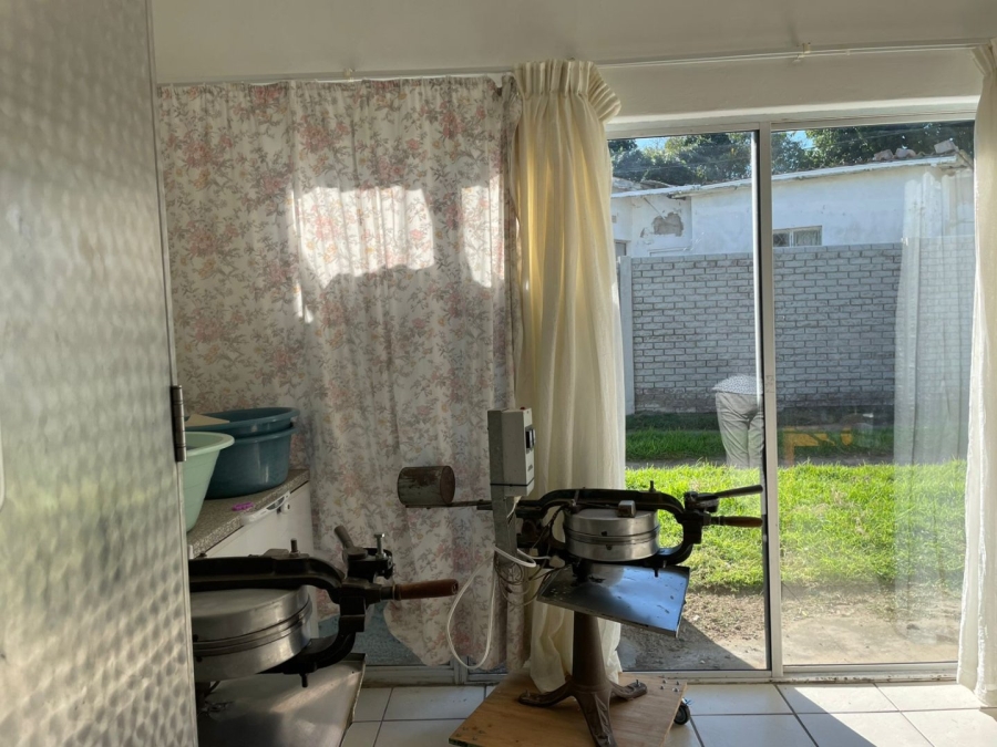 5 Bedroom Property for Sale in East Bank Eastern Cape